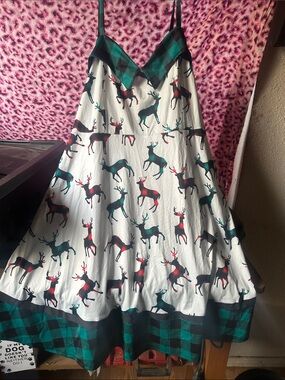 Rosegal White A-Line Skirt with Green & Red Reindeer Print